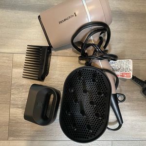 Remington Pro Wet2Style blow dryer with attachments